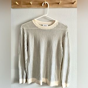 DKNY BLACK AND CREAM STRIPED SWEATER